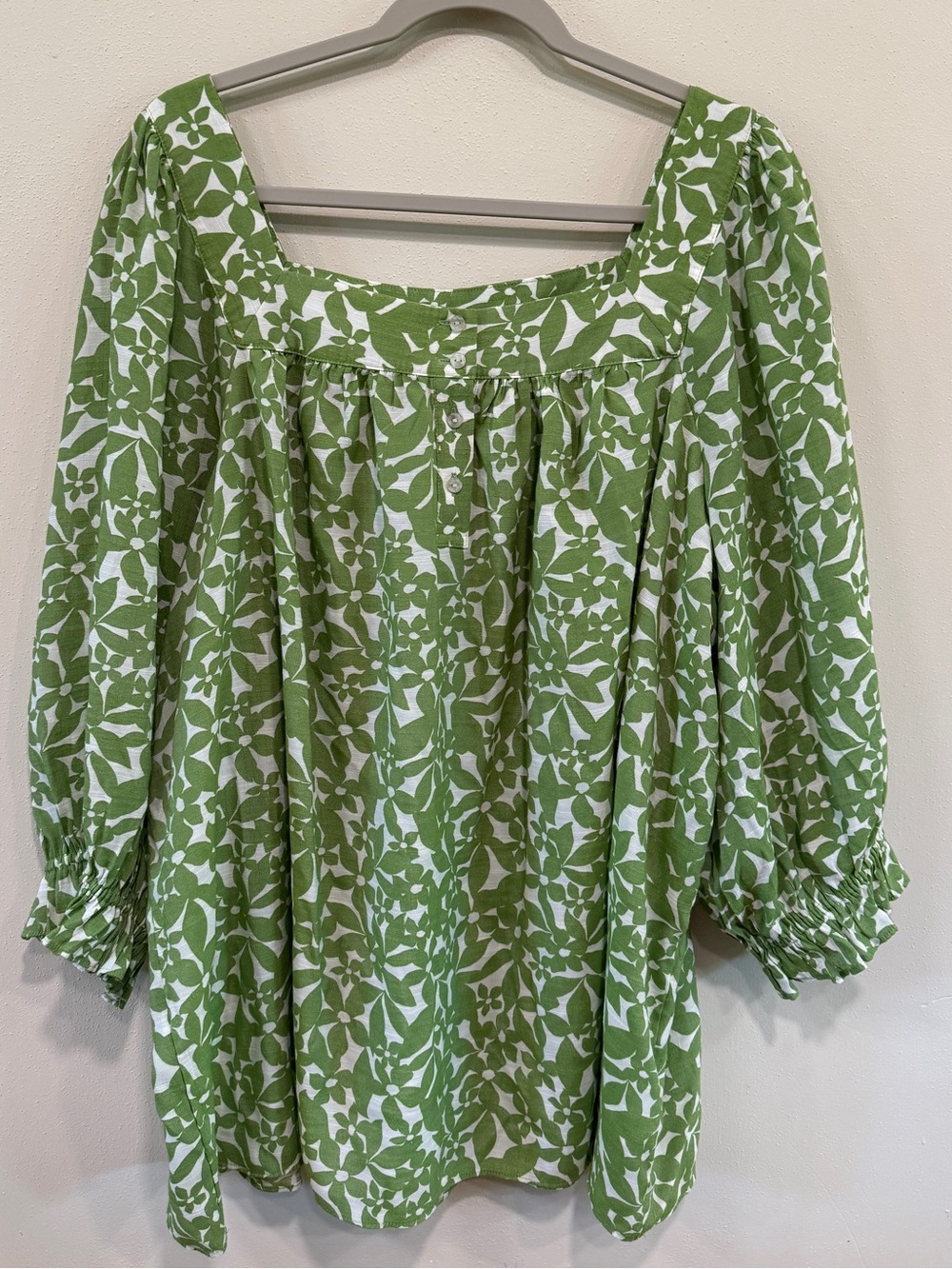 LC Lauren Conrad Green and White Floral Square-Neck Blouse